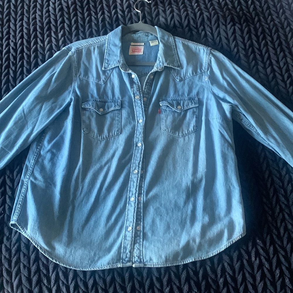 Levi’s jean button down shirt